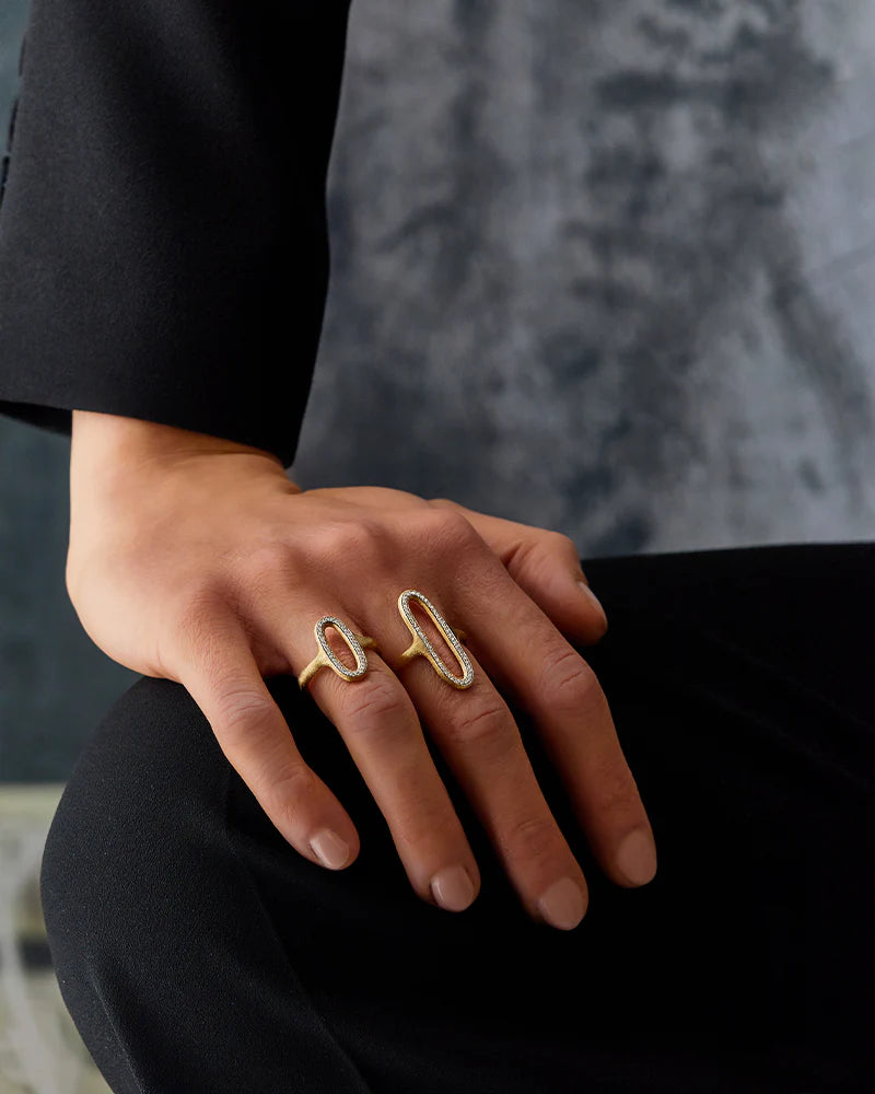 Anello Nanis "LIBERA" con elemento ovale in oro e diamanti