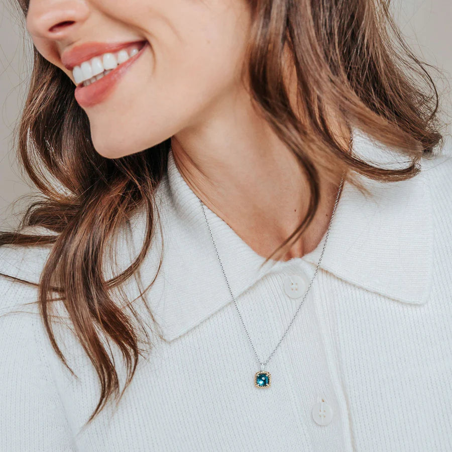 Collana con Pendente Blu (Cushion) in Argento Dorato e Zirconi