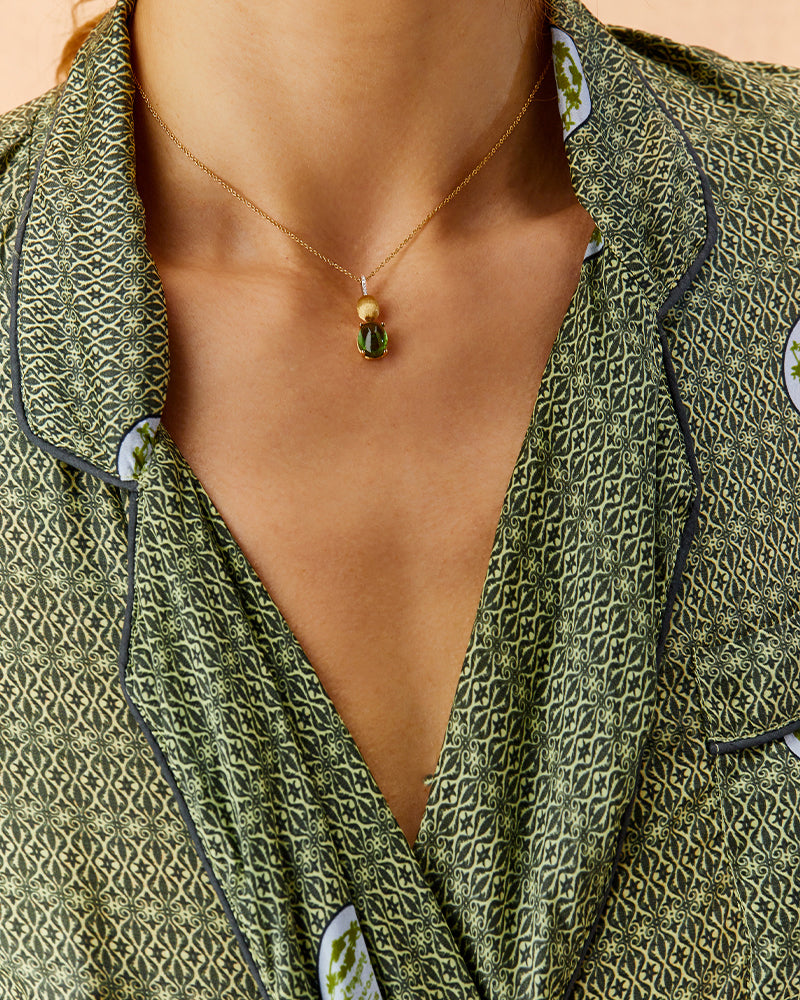 Collana "DANCING TOURMALINES" con ciondolo in oro, diamanti e tormalina verde