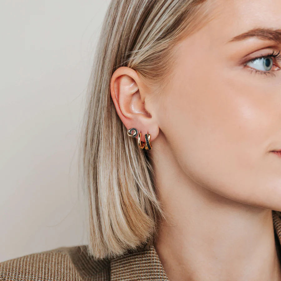 Orecchini Intrecciati in Argento e Zirconi Neri