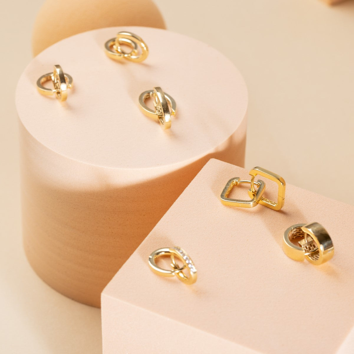 Orecchini a Scattino Squadrati in Oro 9MM - Bond